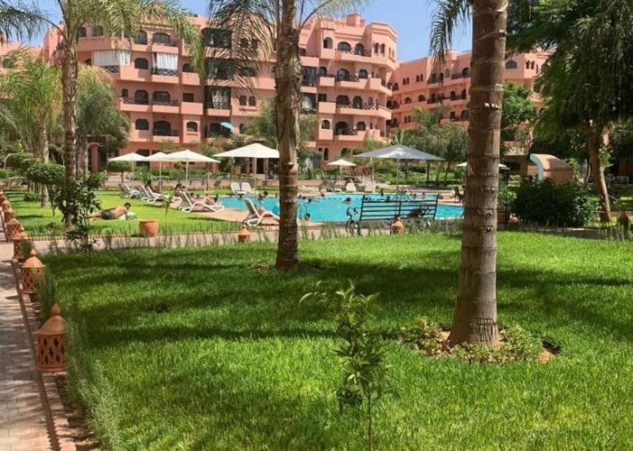 Propriete Avec 2 En Village Prive Marrakech Avec Piscines *