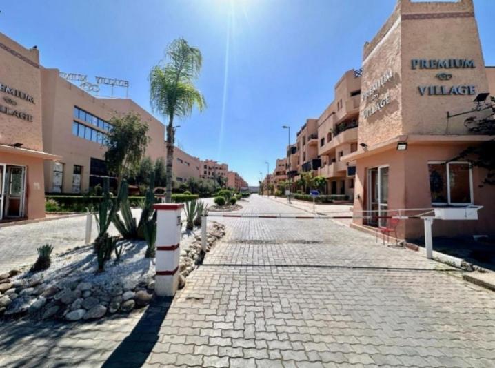 Propriete Avec 2 En Village Prive Marrakech Avec Piscines Apartamento *