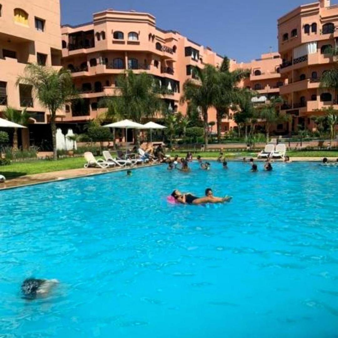 Propriete Avec 2 En Village Prive Marrakech Avec Piscines Appartement